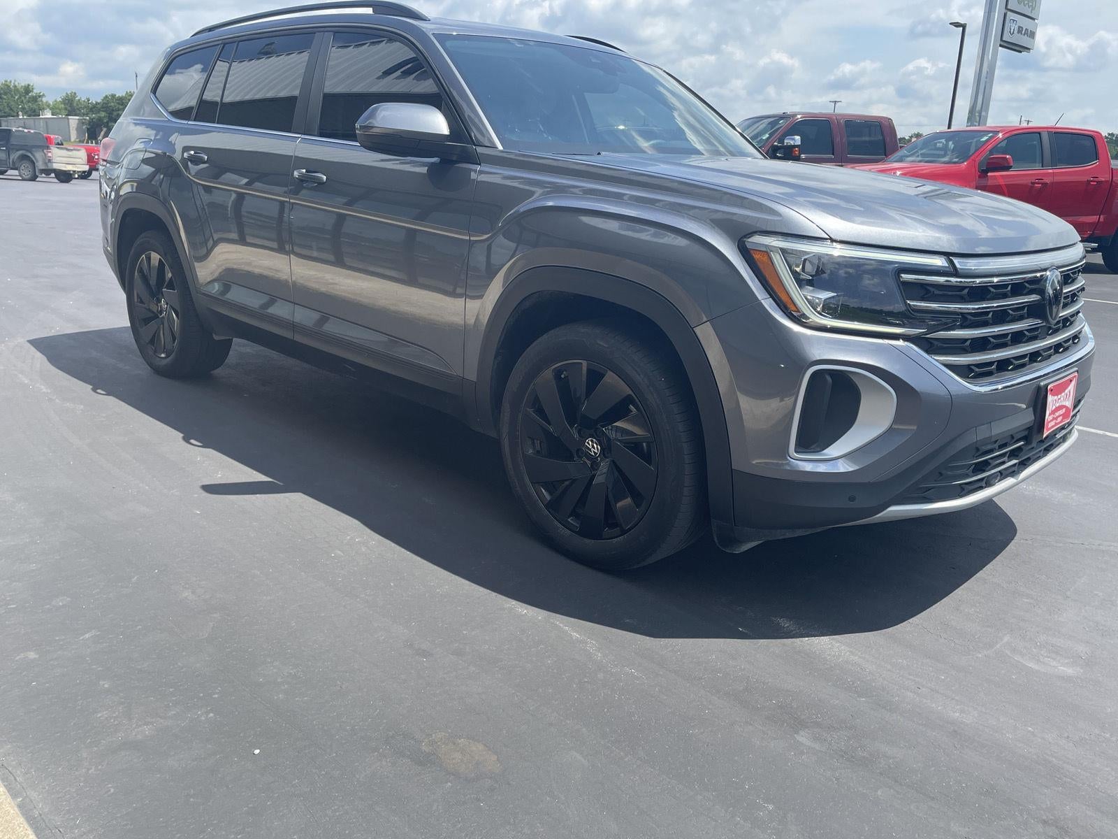 2024 Volkswagen Atlas 2.0T SE w/Technology