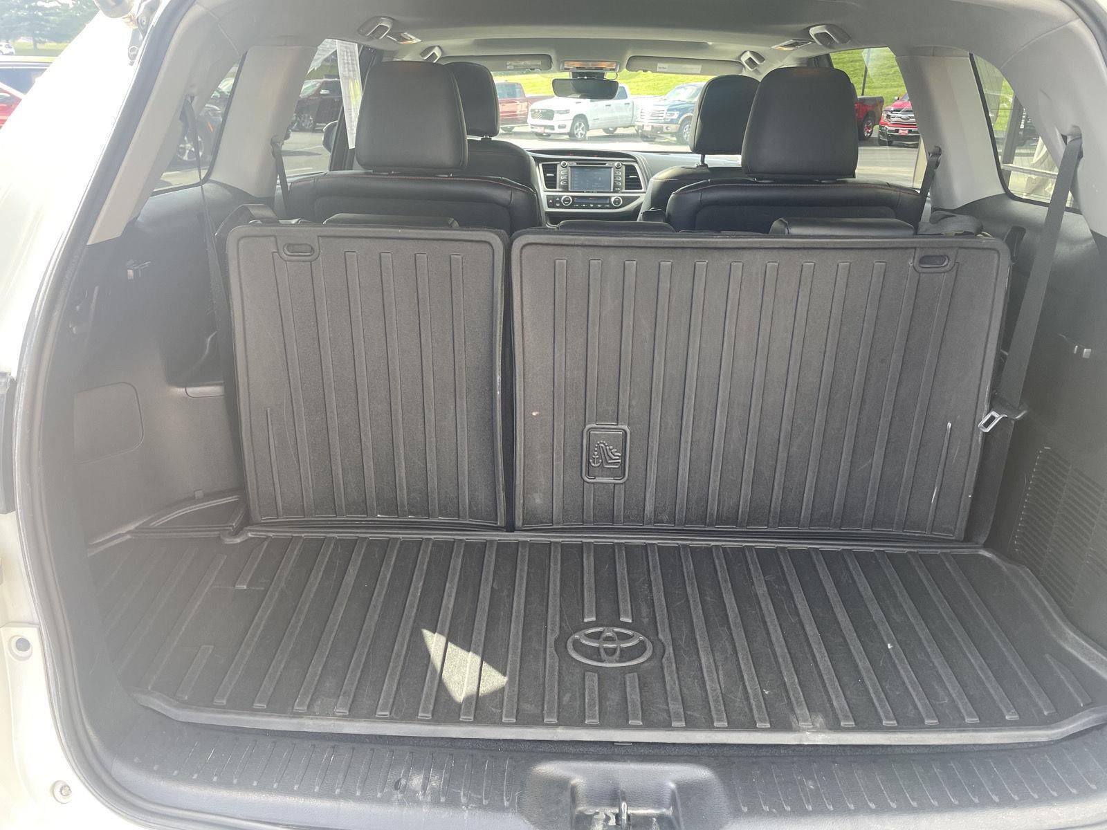 2019 Toyota Highlander SE
