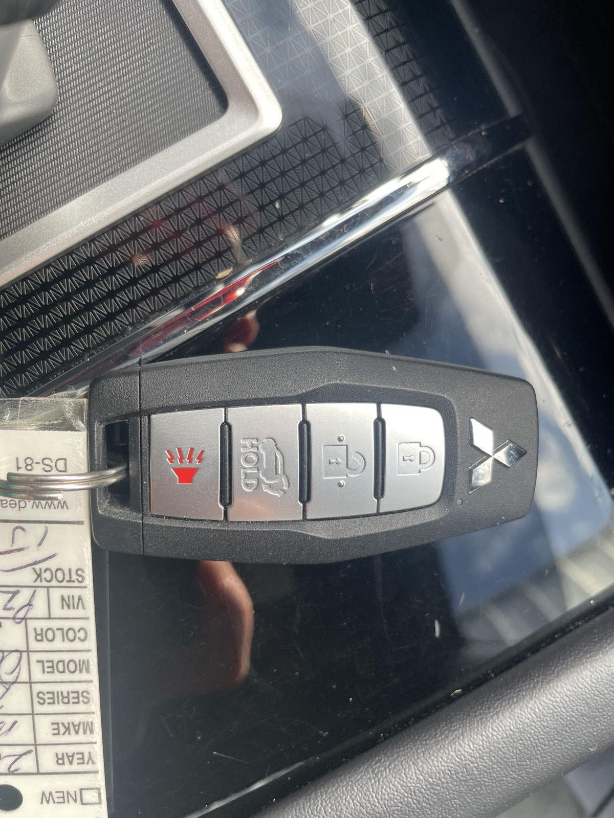 2023 Mitsubishi Outlander SE