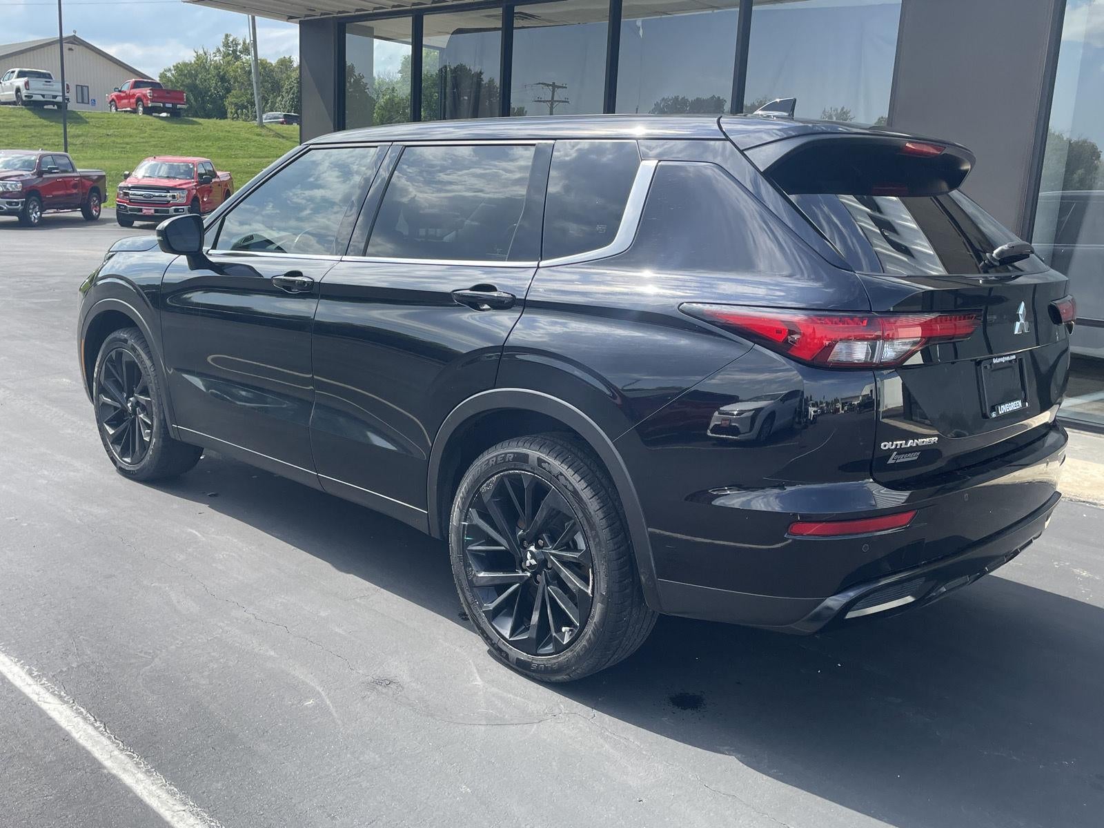2023 Mitsubishi Outlander SE