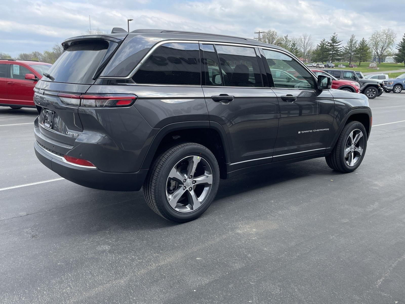 2025 Jeep Grand Cherokee GRAND CHEROKEE LIMITED 4X4