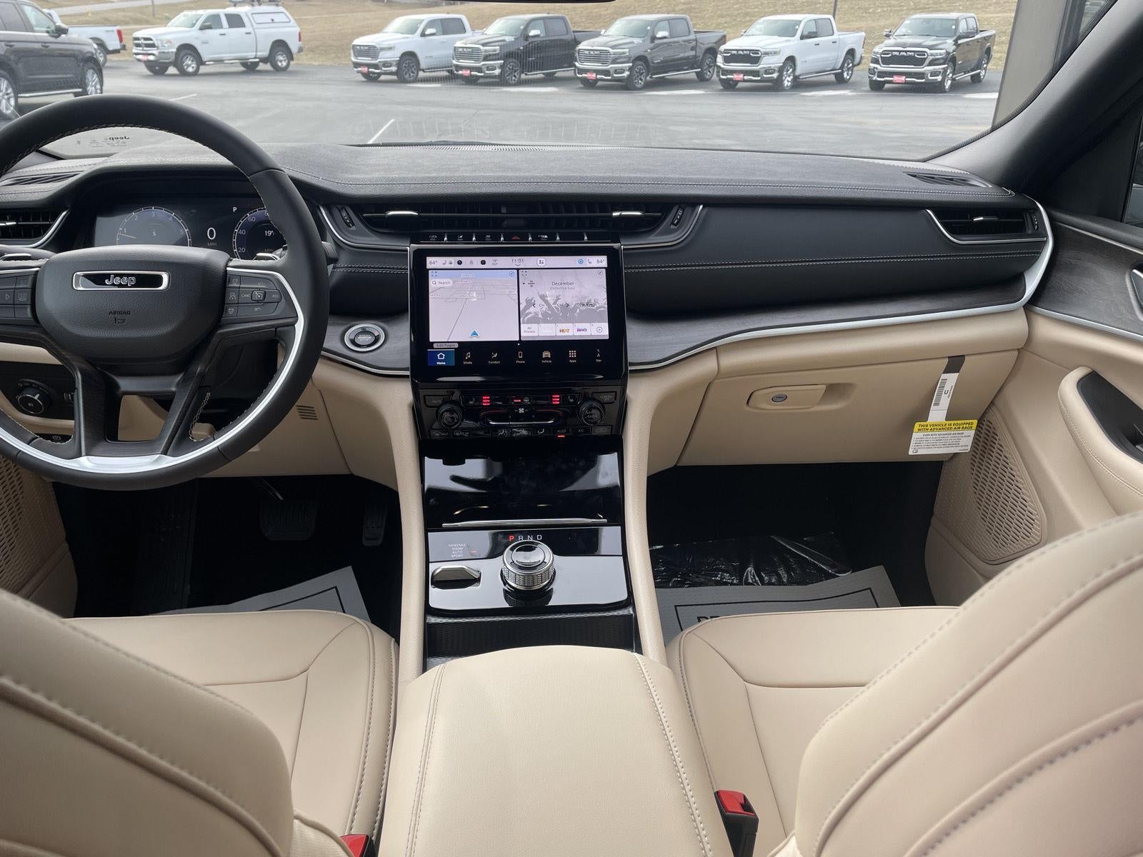 2025 Jeep Grand Cherokee GRAND CHEROKEE LIMITED 4X4