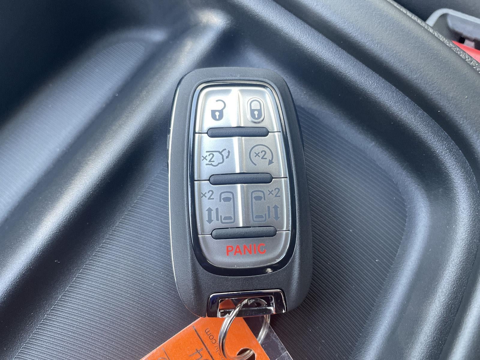 2027 Chrysler Pacifica PACIFICA SELECT