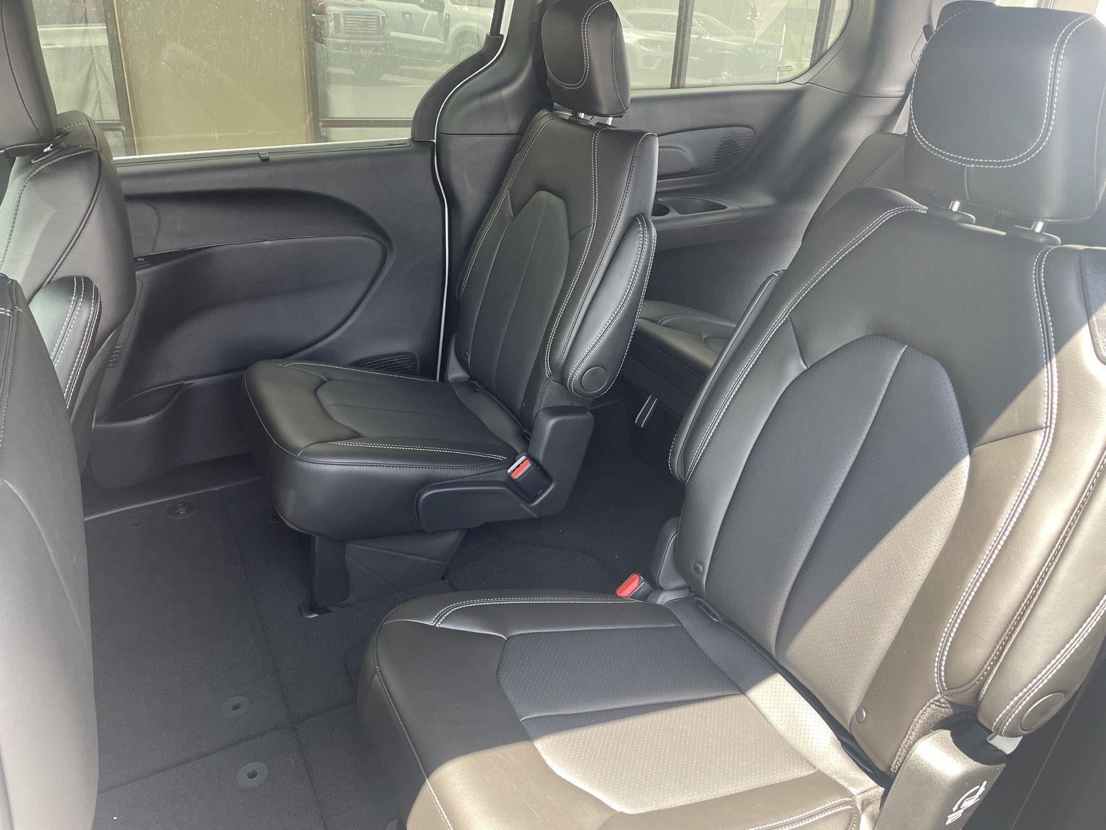 2027 Chrysler Pacifica PACIFICA SELECT