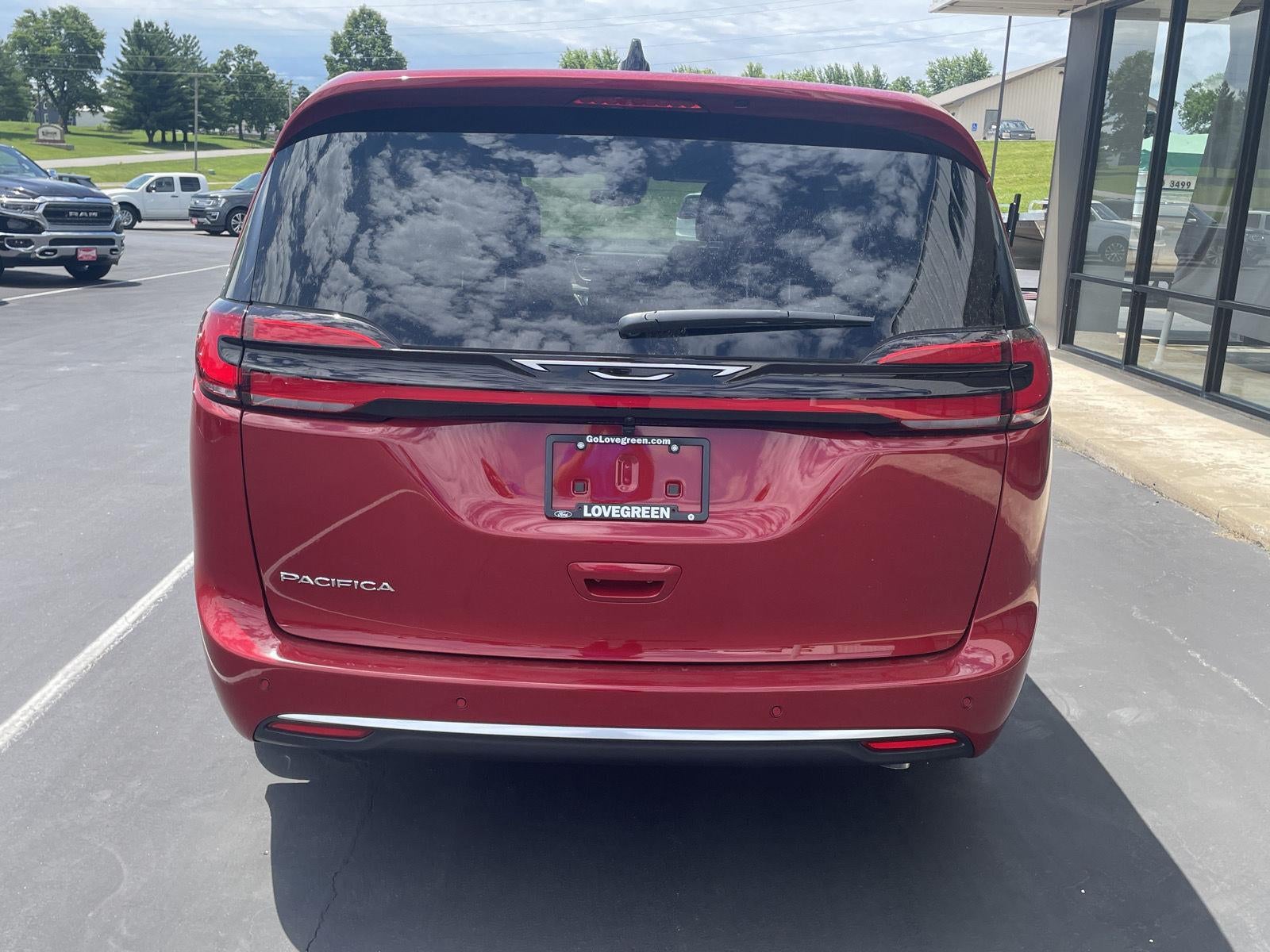 2027 Chrysler Pacifica PACIFICA SELECT