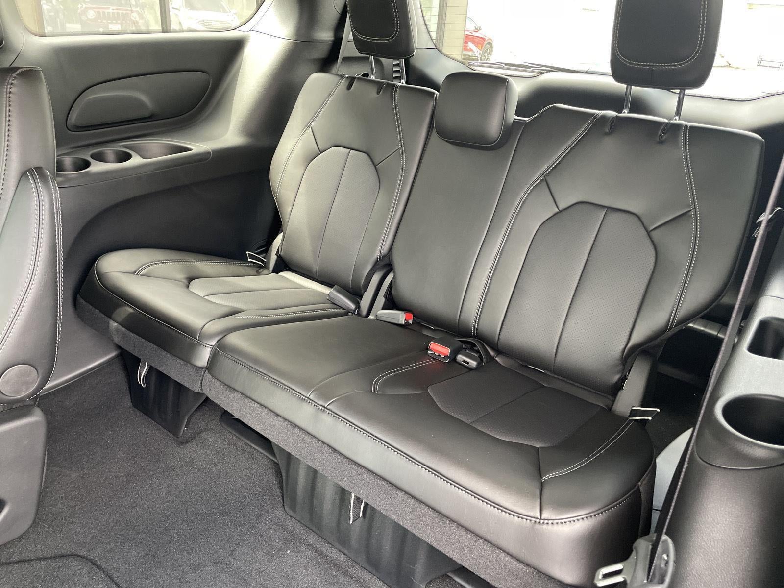 2027 Chrysler Pacifica PACIFICA SELECT