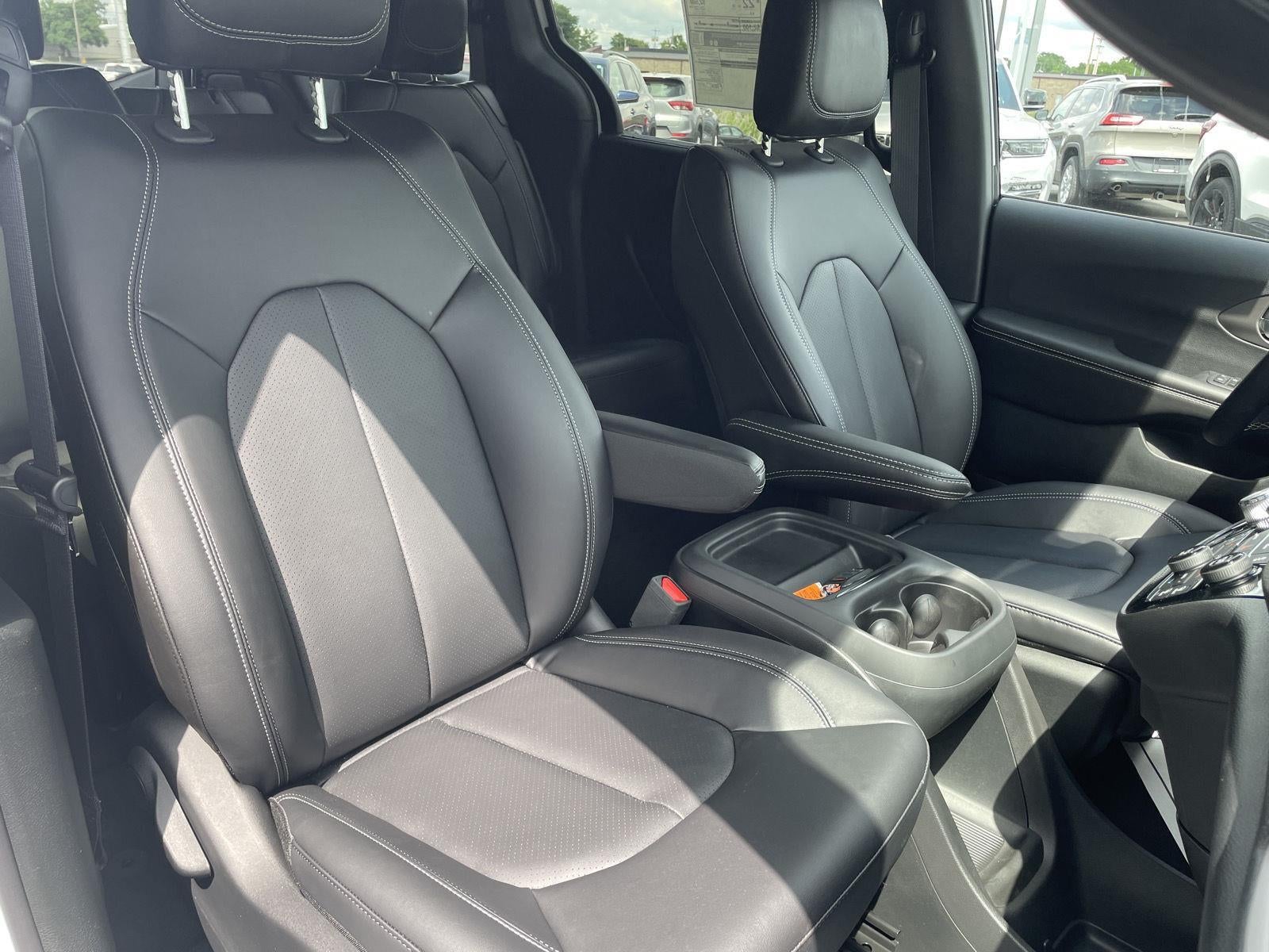2027 Chrysler Pacifica PACIFICA SELECT