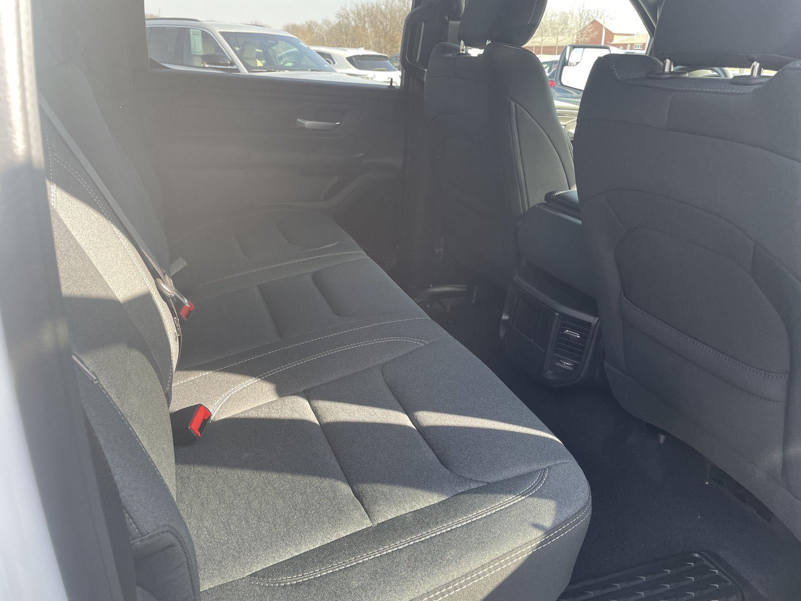 2026 RAM Ram 1500 RAM 1500 EXPRESS CREW CAB 4X4 5'7' BOX