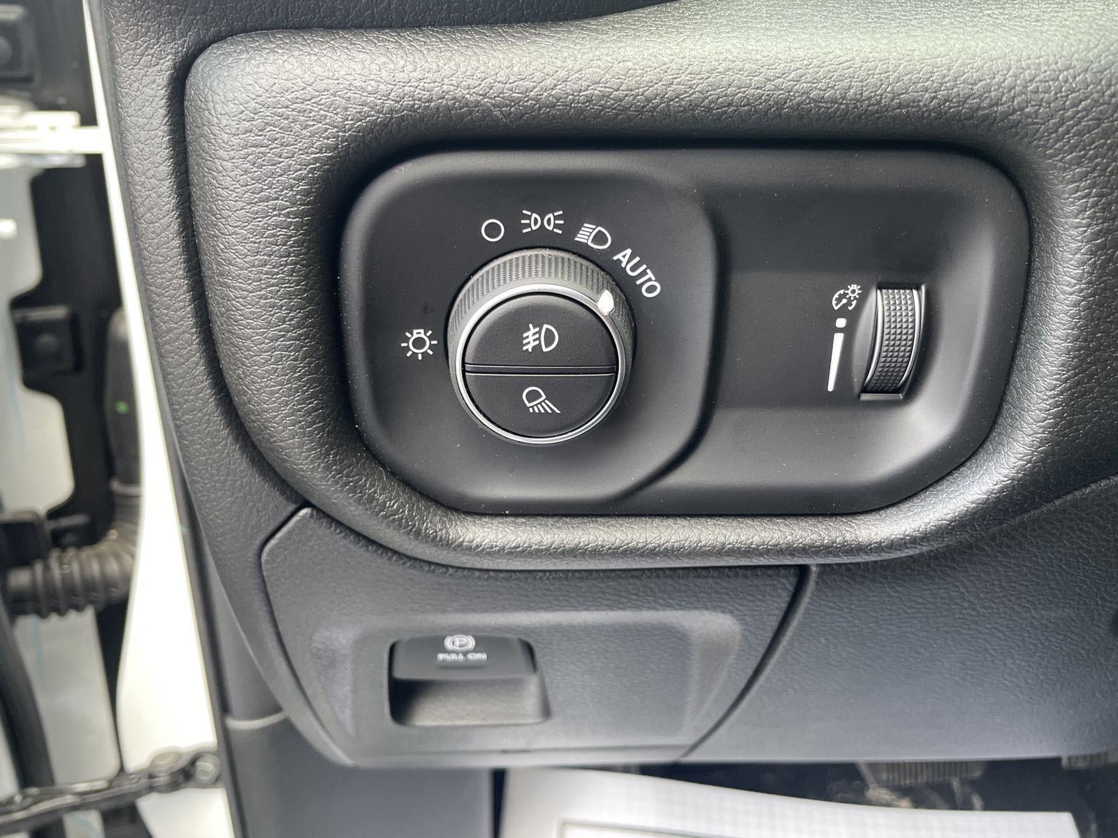 2026 RAM 1500 Warlock - Photo 14