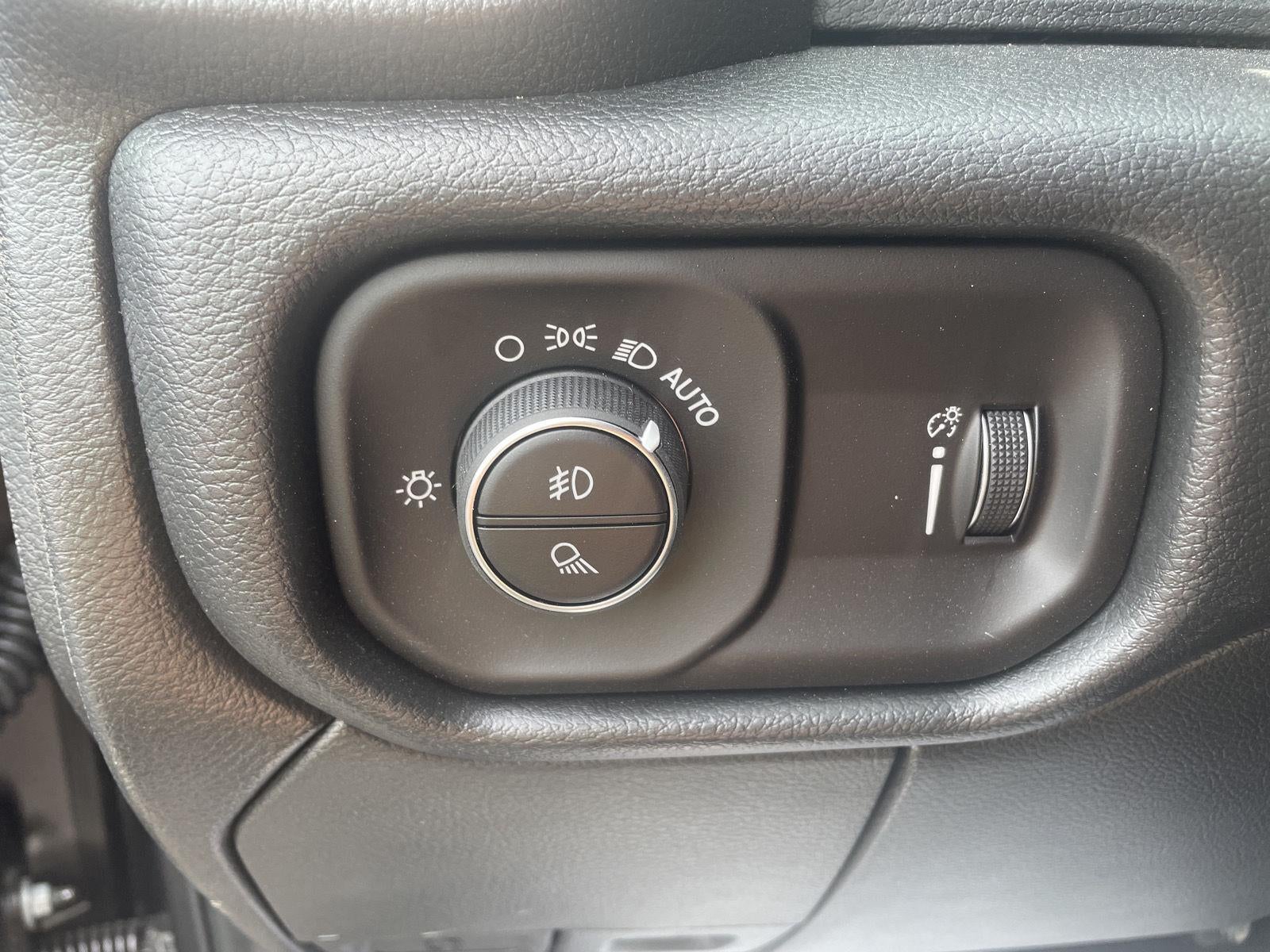 2026 RAM 2500 RAM 2500 WARLOCK CREW CAB 4X4 6'4' BOX