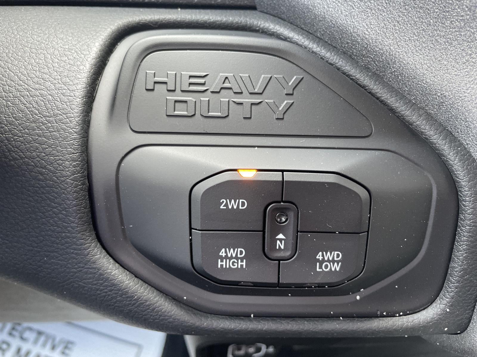 2026 RAM Ram 2500 RAM 2500 BLACK EXPRESS CREW CAB 4X4 6'4' BOX