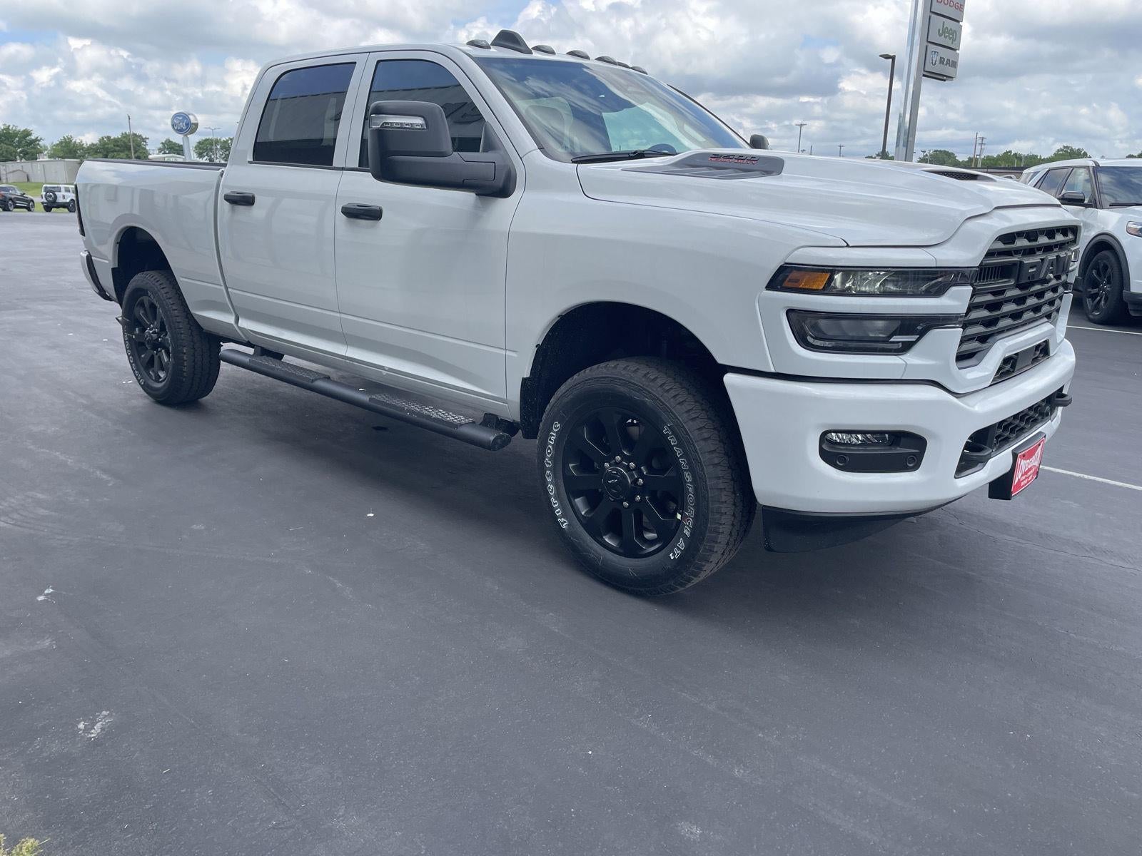 2026 RAM Ram 2500 RAM 2500 BLACK EXPRESS CREW CAB 4X4 6'4' BOX