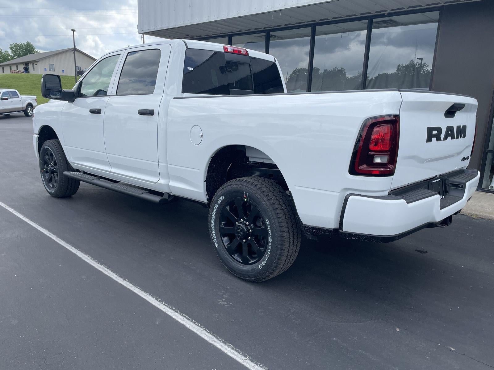 2026 RAM Ram 2500 RAM 2500 BLACK EXPRESS CREW CAB 4X4 6'4' BOX